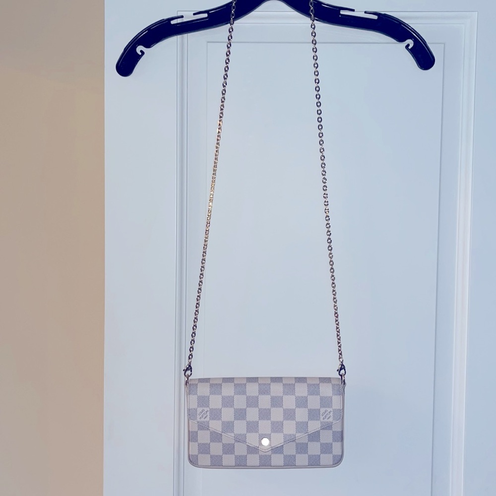 Louis Vuitton gold handbag chain - currently selling in stores